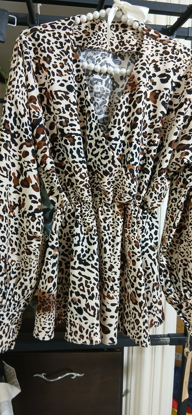 شومیز یقه چپ وراستی برش دار کمر کش دامن نیم کلوش